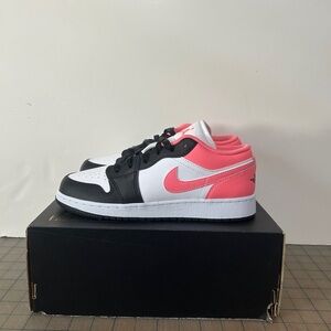 Air Jordan 1 Low Alt ‘Black White Pink’ Womens
